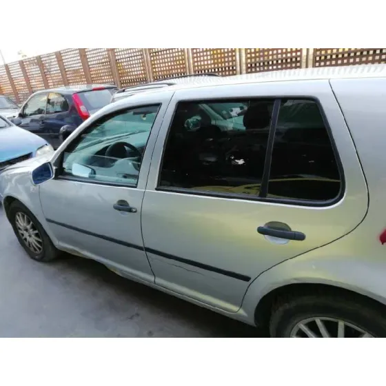 VOLKSWAGEN GOLF IV BERLINA (1J1) '2000 1.9 TDI GRIS PLATA