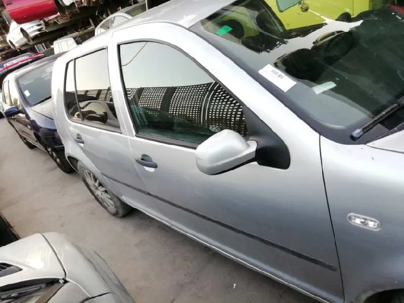 VOLKSWAGEN GOLF IV BERLINA (1J1) '2000 1.9 TDI GRIS PLATA