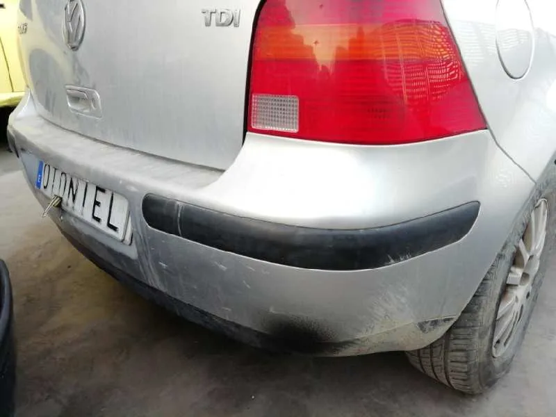 VOLKSWAGEN GOLF IV BERLINA (1J1) '2000 1.9 TDI GRIS PLATA