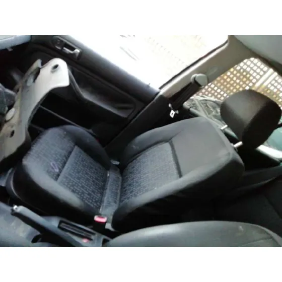 VOLKSWAGEN GOLF IV BERLINA (1J1) '2000 1.9 TDI GRIS PLATA