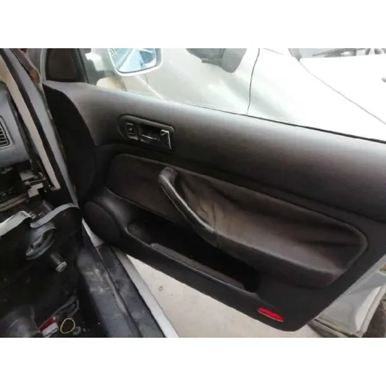 VOLKSWAGEN GOLF IV BERLINA (1J1) '2000 1.9 TDI GRIS PLATA