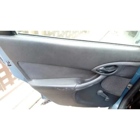 FORD FOCUS TURNIER (CAK) '2002 GHIA AZUL