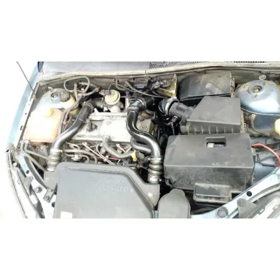 FORD FOCUS TURNIER (CAK) '2002 GHIA AZUL