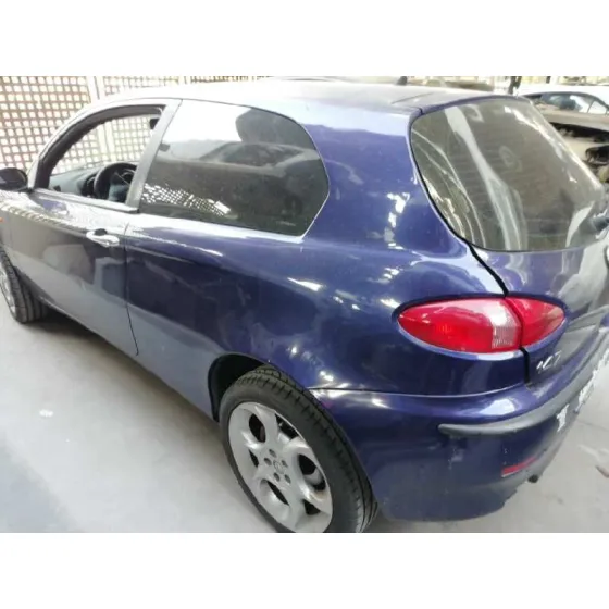 ALFA ROMEO 147 (190) '2003 1.9 JTD DISTINCTIVE AZUL