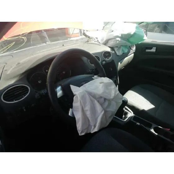 FORD FOCUS BERLINA (CAP) '2007 AMBIENTE (D) ROJO