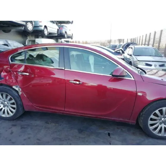 OPEL INSIGNIA BERLINA '2010 COSMO GRANATE