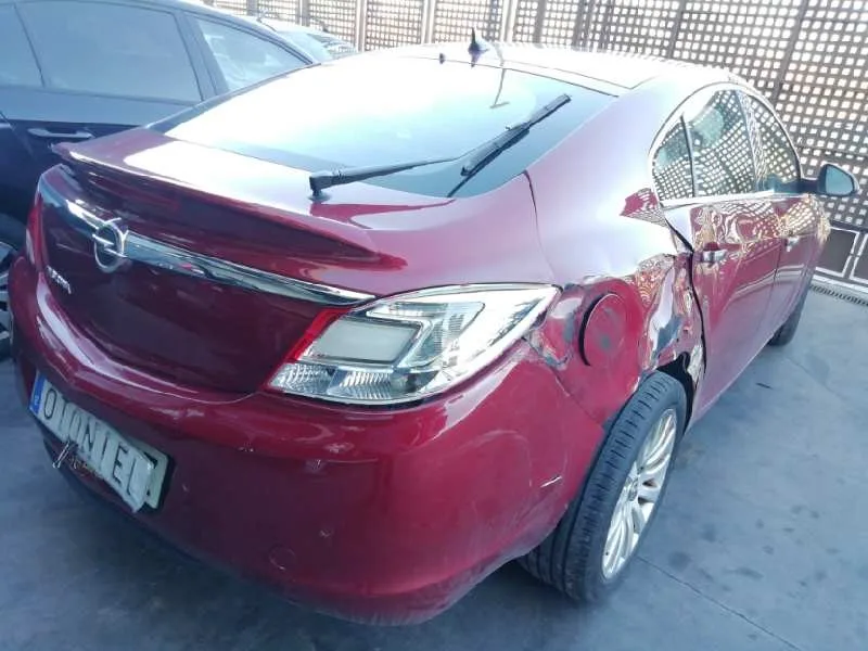 OPEL INSIGNIA BERLINA '2010 COSMO GRANATE