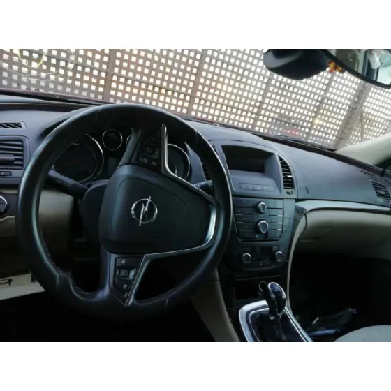 OPEL INSIGNIA BERLINA '2010 COSMO GRANATE