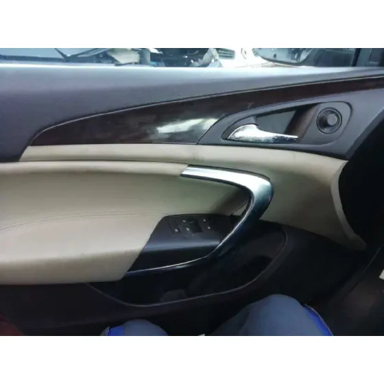 OPEL INSIGNIA BERLINA '2010 COSMO GRANATE