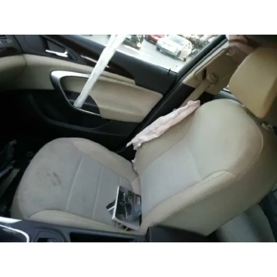 OPEL INSIGNIA BERLINA '2010 COSMO GRANATE