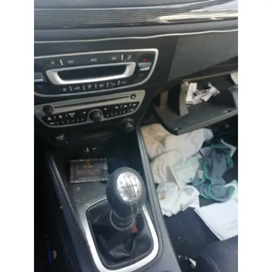 RENAULT MEGANE III SPORT TOURER '2011 1.5 DCI DIESEL FAP NEGRO