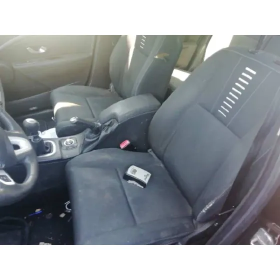 RENAULT MEGANE III SPORT TOURER '2011 1.5 DCI DIESEL FAP NEGRO