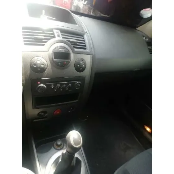 RENAULT MEGANE II BERLINA 5P '2004 1.9 DCI DIESEL VERDE