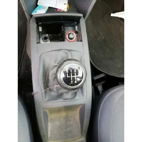 VOLKSWAGEN POLO (9N3) '2006 ADVANCE NEGRO