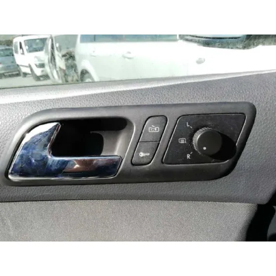 VOLKSWAGEN POLO (9N3) '2006 ADVANCE NEGRO