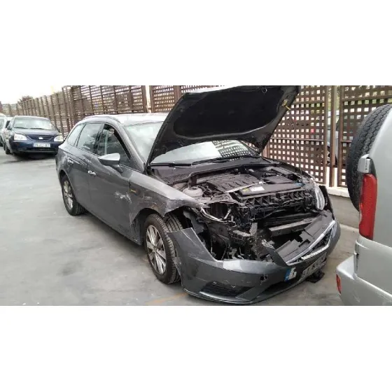 SEAT LEON ST (5F8) '2017 REFERENCE ADVANCED GRIS