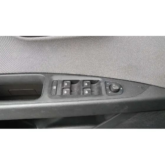 SEAT LEON ST (5F8) '2017 REFERENCE ADVANCED GRIS