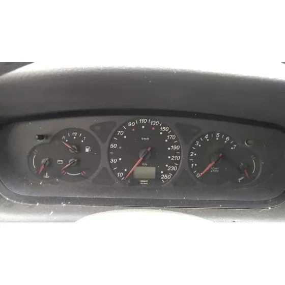 CITROEN C5 BERLINA '2001 2.2 HDI VIVACE GRIS PLATA