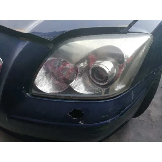 TOYOTA AVENSIS BERLINA (T25) '2004 2.0 D-CAT AZUL