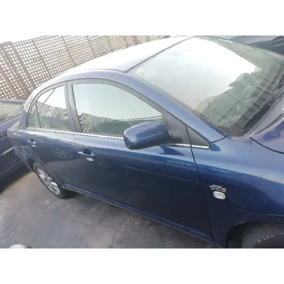TOYOTA AVENSIS BERLINA (T25) '2004 2.0 D-CAT AZUL