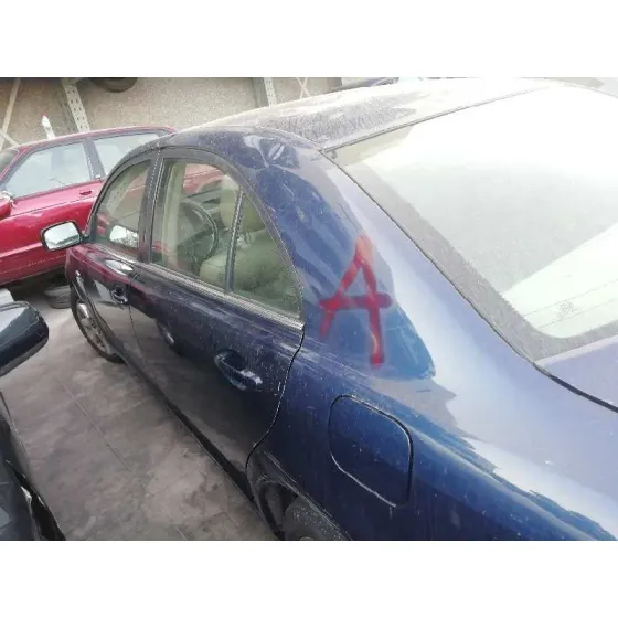 TOYOTA AVENSIS BERLINA (T25) '2004 2.0 D-CAT AZUL