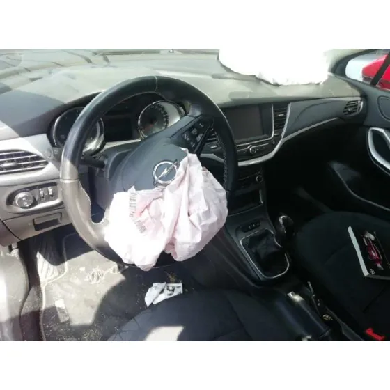 OPEL ASTRA K LIM. 5TÜRIG '2019 DYNAMIC ROJO