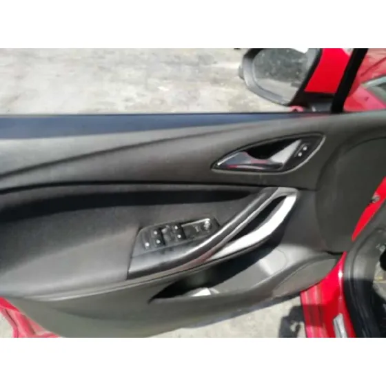 OPEL ASTRA K LIM. 5TÜRIG '2019 DYNAMIC ROJO