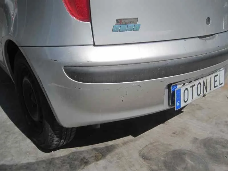 FIAT PUNTO BERLINA (188) FIAT PUNTO BERLINA (188) '2001 1.2 8V GRIS 1999