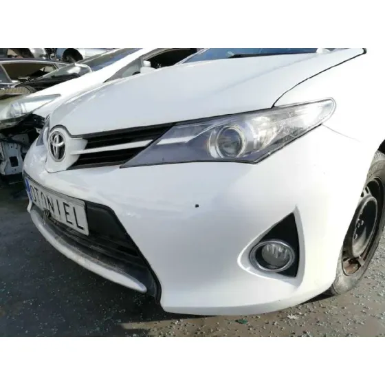 TOYOTA AURIS '2013 1.4 TURBODIESEL CAT BLANCO