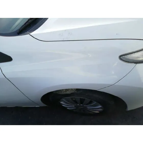 TOYOTA AURIS '2013 1.4 TURBODIESEL CAT BLANCO