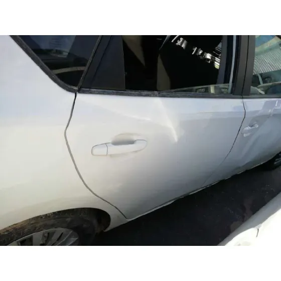 TOYOTA AURIS '2013 1.4 TURBODIESEL CAT BLANCO