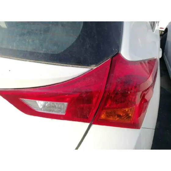TOYOTA AURIS '2013 1.4 TURBODIESEL CAT BLANCO