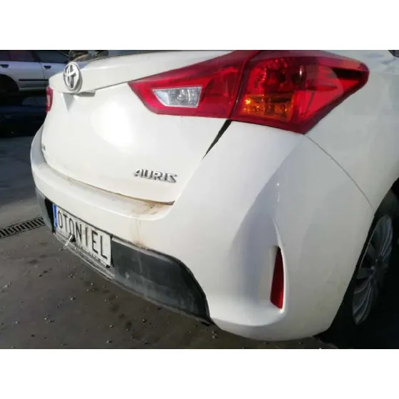 TOYOTA AURIS '2013 1.4 TURBODIESEL CAT BLANCO