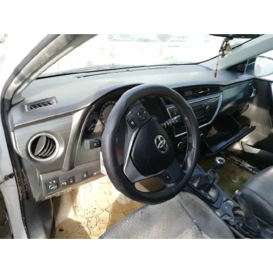 TOYOTA AURIS '2013 1.4 TURBODIESEL CAT BLANCO