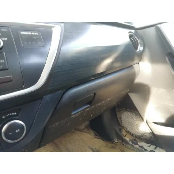 TOYOTA AURIS '2013 1.4 TURBODIESEL CAT BLANCO