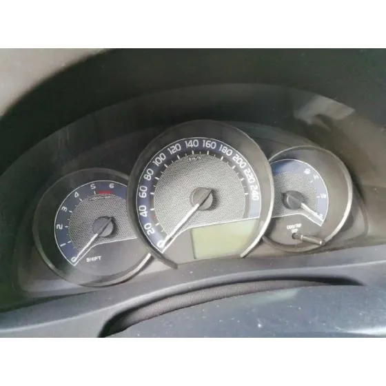 TOYOTA AURIS '2013 1.4 TURBODIESEL CAT BLANCO