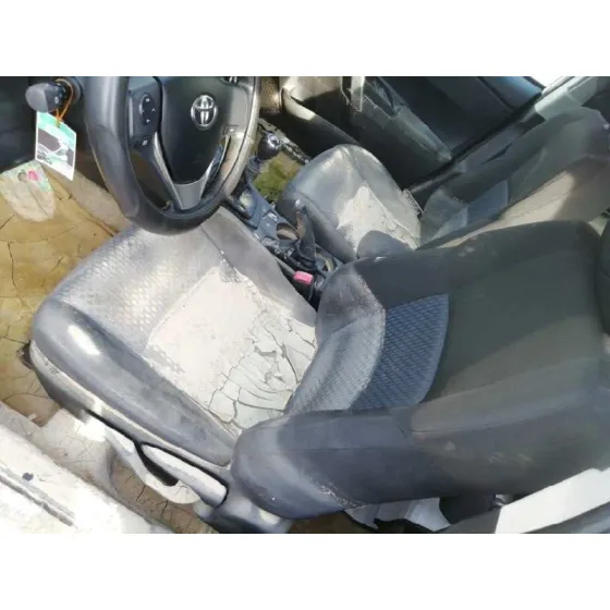 TOYOTA AURIS '2013 1.4 TURBODIESEL CAT BLANCO