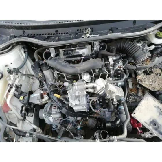TOYOTA AURIS '2013 1.4 TURBODIESEL CAT BLANCO