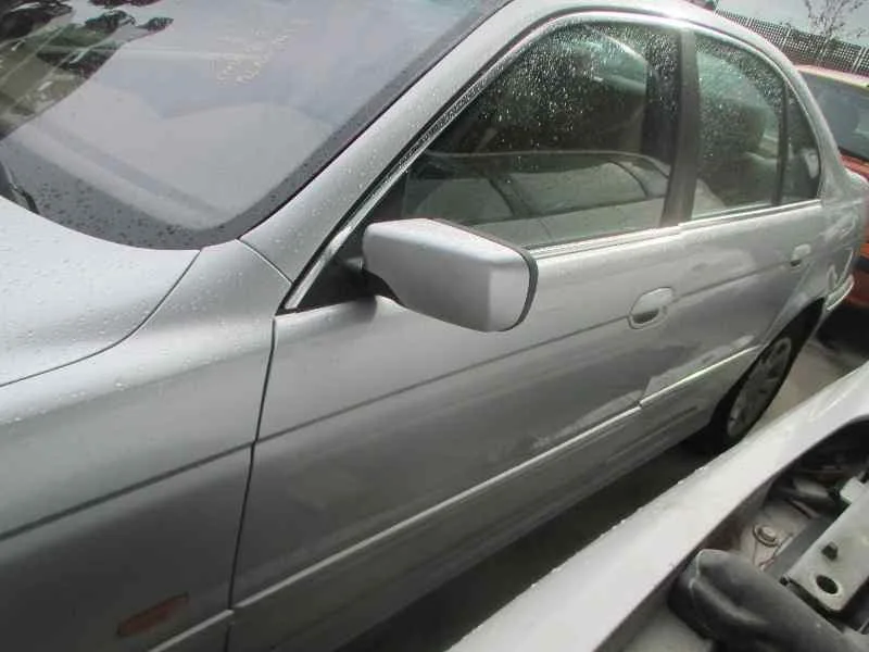 BMW SERIE 5 BERLINA (E39) '2001 520I GRIS