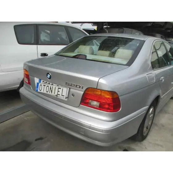 BMW SERIE 5 BERLINA (E39) '2001 520I GRIS