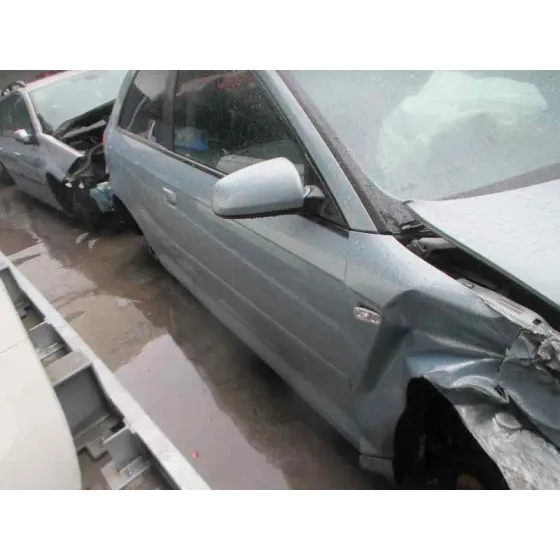 AUDI A3 (8P) '2004 1.9 TDI AMBIENTE AZUL CLARO