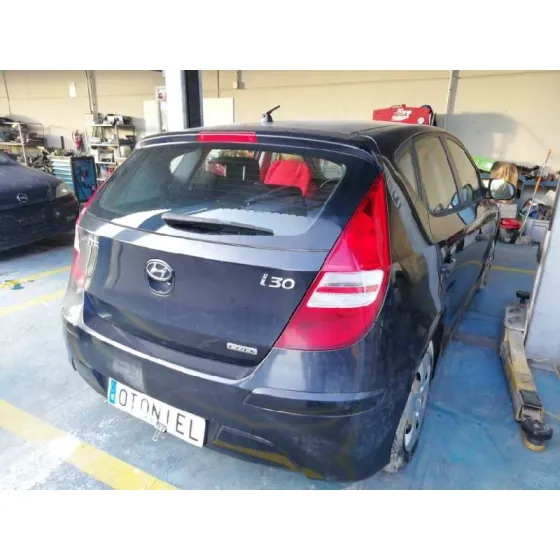 HYUNDAI I30 '2011 CLASSIC GL NEGRO