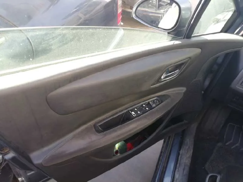 CITROEN C4 BERLINA '2006 COLLECTION GRIS