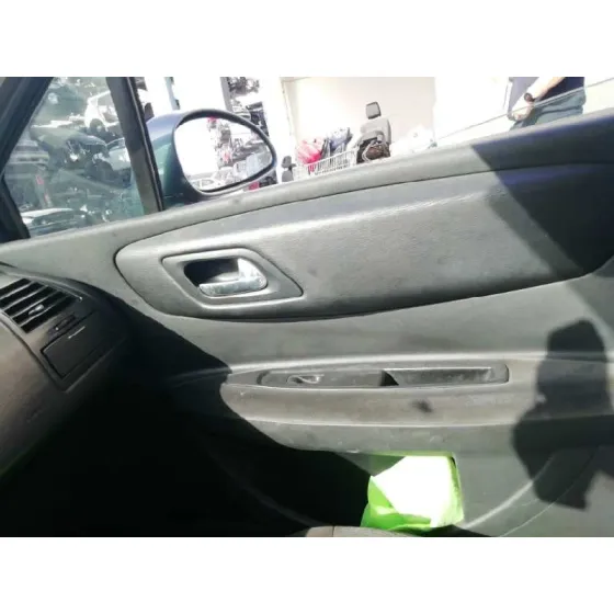 CITROEN C4 BERLINA '2006 COLLECTION GRIS
