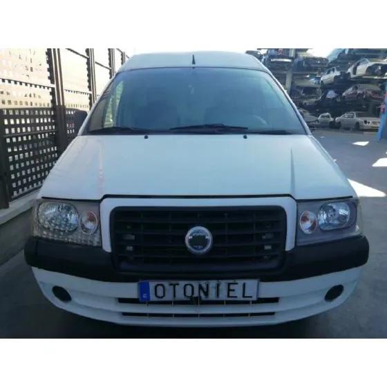 FIAT SCUDO (222) '2004 2.0 JTD FAMILIAR (5 ASIENTOS) BLANCO