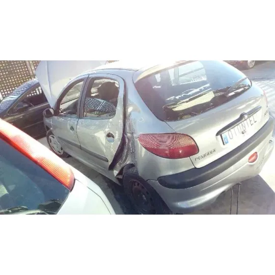 PEUGEOT 206 BERLINA '2002 XR PLATA
