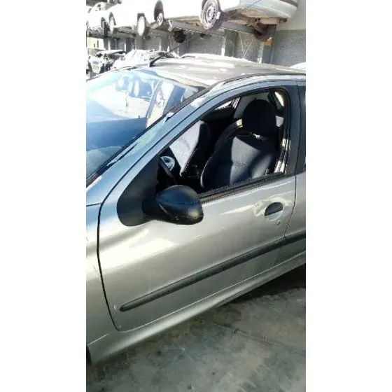PEUGEOT 206 BERLINA '2002 XR PLATA