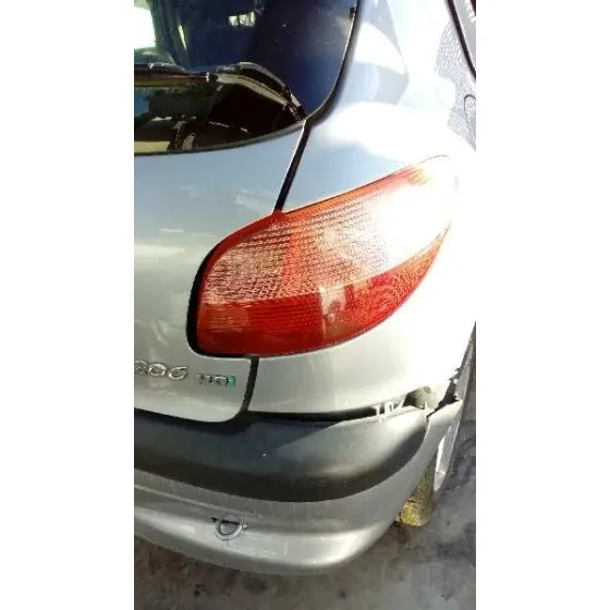 PEUGEOT 206 BERLINA '2002 XR PLATA