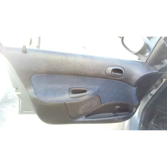 PEUGEOT 206 BERLINA '2002 XR PLATA