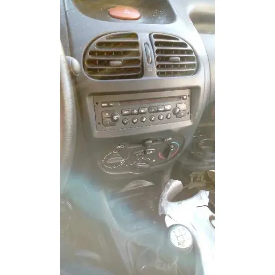 PEUGEOT 206 BERLINA '2002 XR PLATA